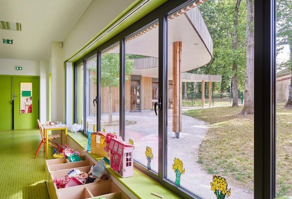 幼兒園裝修完滿5個月了能上學(xué)嗎？